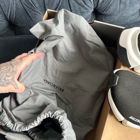 Balanciaga - Picture 4 of 4